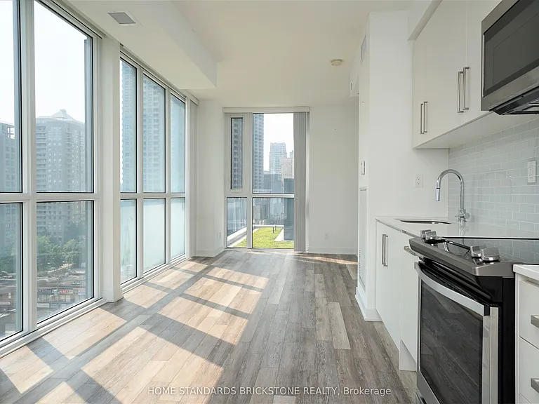 5180 Yonge St #607 — Photo 3