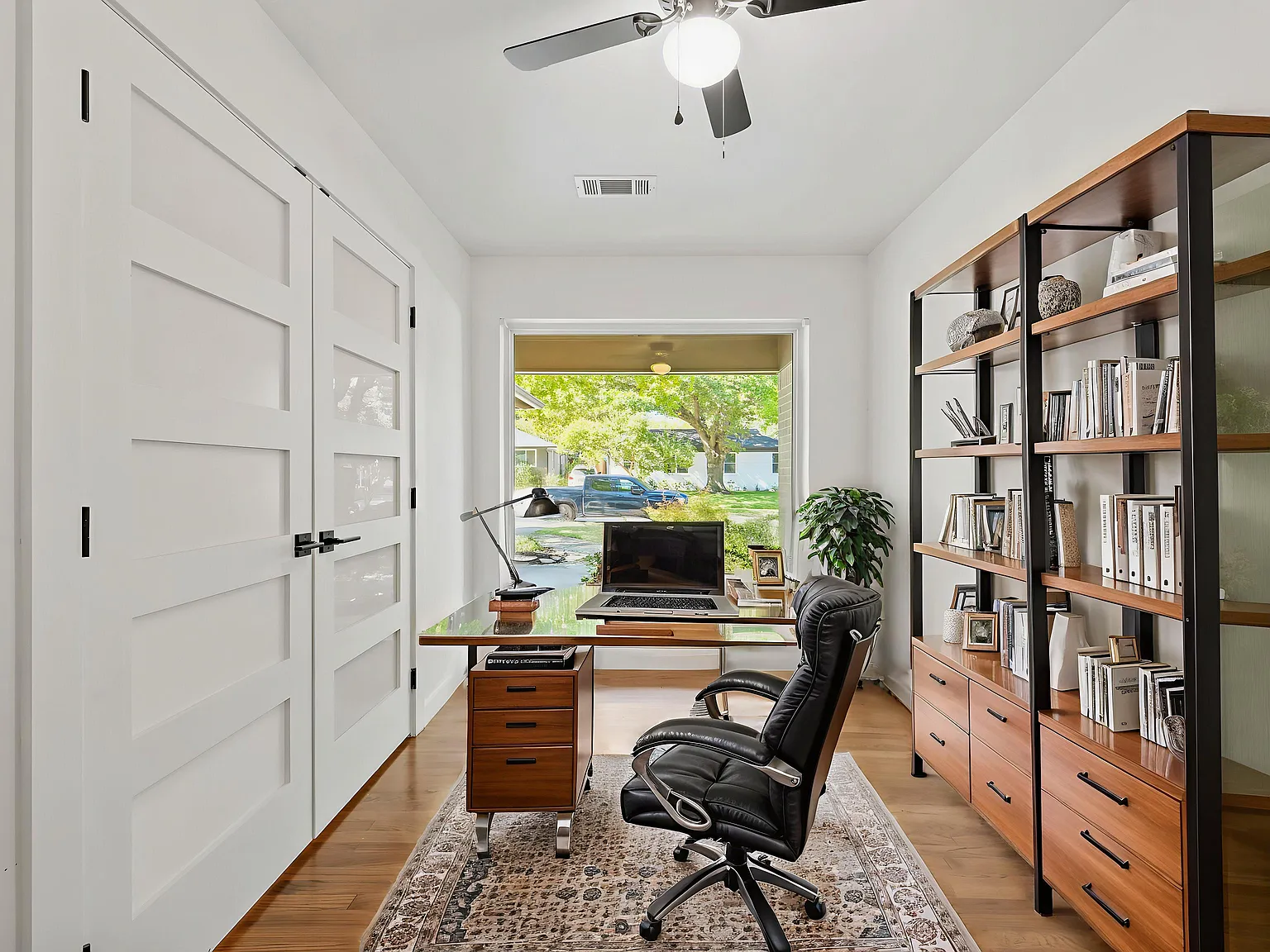 3 bed, 1370 sqft, $5,000 — Photo 2