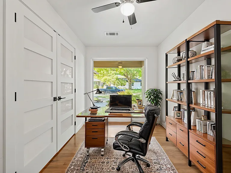 6638 Aintree Cir — Photo 2