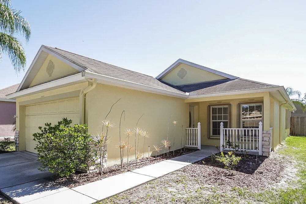 3 bed, 2.0 bath, 1321 sqft, $3,510 — Photo 1