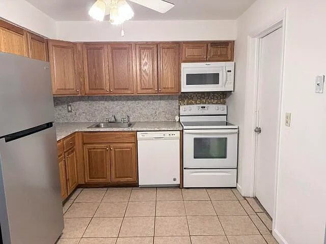 9440 SW 51st St — Photo 5