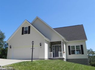 2 Stone Crk, Morgantown, WV 26508