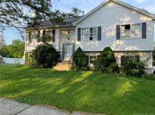 39 Joseph Ln, Hamden, CT 06514