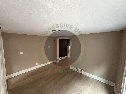 5th image of 4239 E 98th St