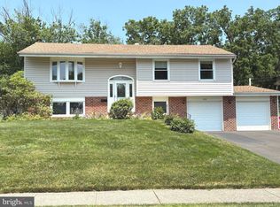235 Colonial Dr, Warminster, PA 18974