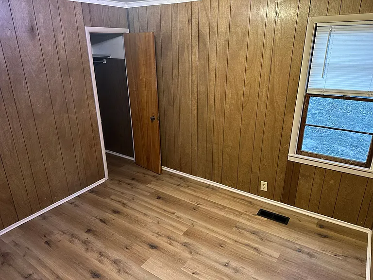 1421 W Huntsville Ave — Photo 7