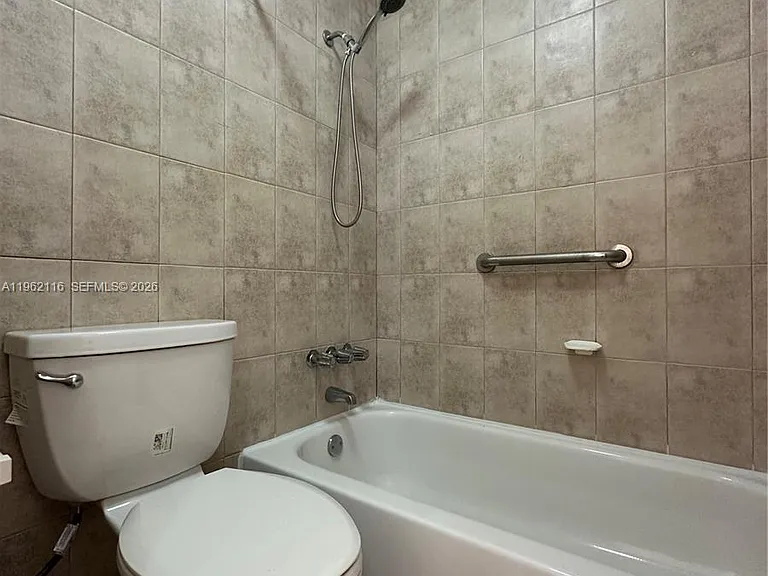 1008 NW 45th Ave #9 — Photo 12