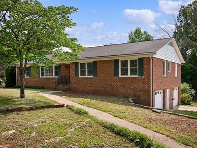 121 Delta St, Lexington, NC, 27295