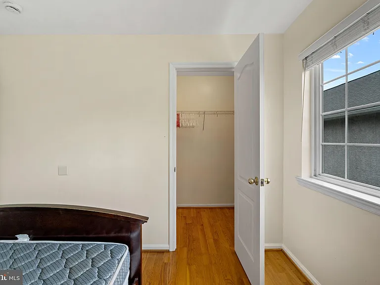 13100 Bustleton Ave — Photo 32