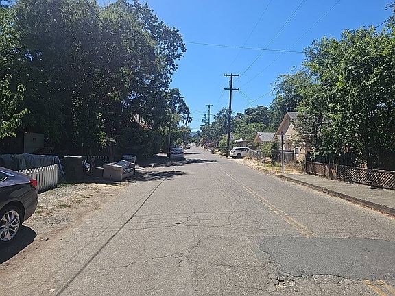 5th image of 301 6th St