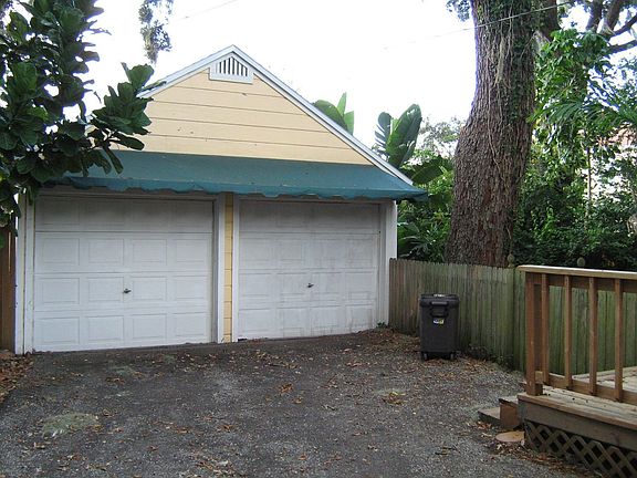 Detached 2 Car Garage