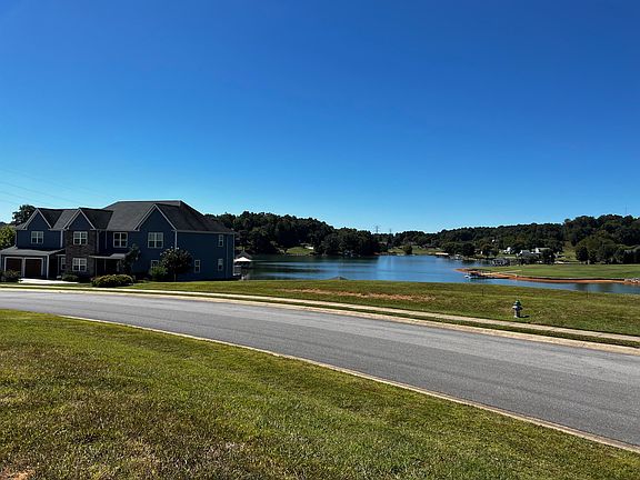 4th image of 209 Forest Ln N