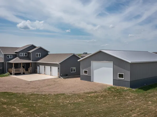 3213 James Dr N, Mandan, ND 58554
