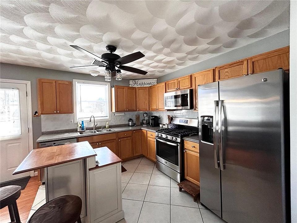 2nd image of 29 Hamlet Ct