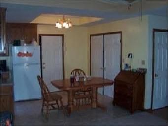 4th image of 915 Parkway Ct