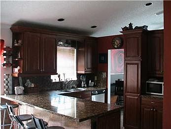 3rd image of 22 Gables Blvd