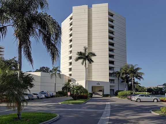 3rd image of 5940 Pelican Bay Plz S APT 203