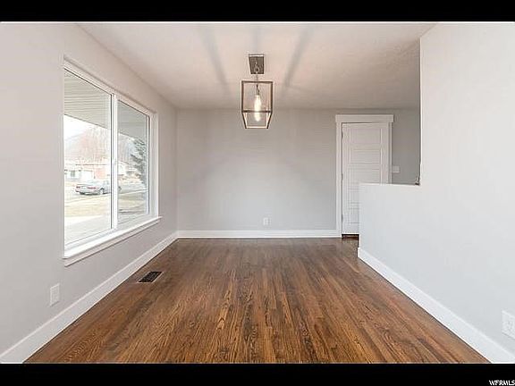 3rd image of 1440 E Dawn Dr