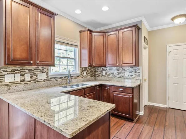 432 Texanna Way, Holly Springs, NC 27540
