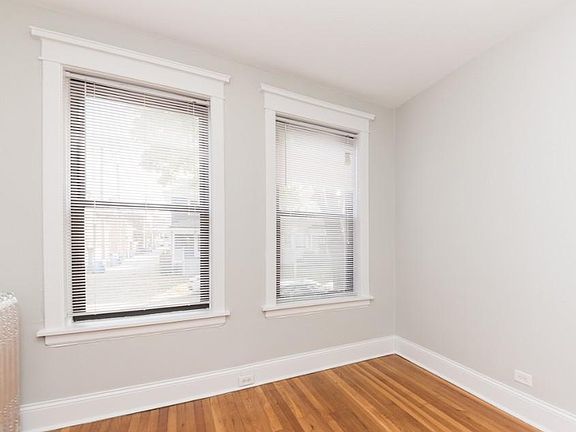 5th image of 1314 W Waveland Ave