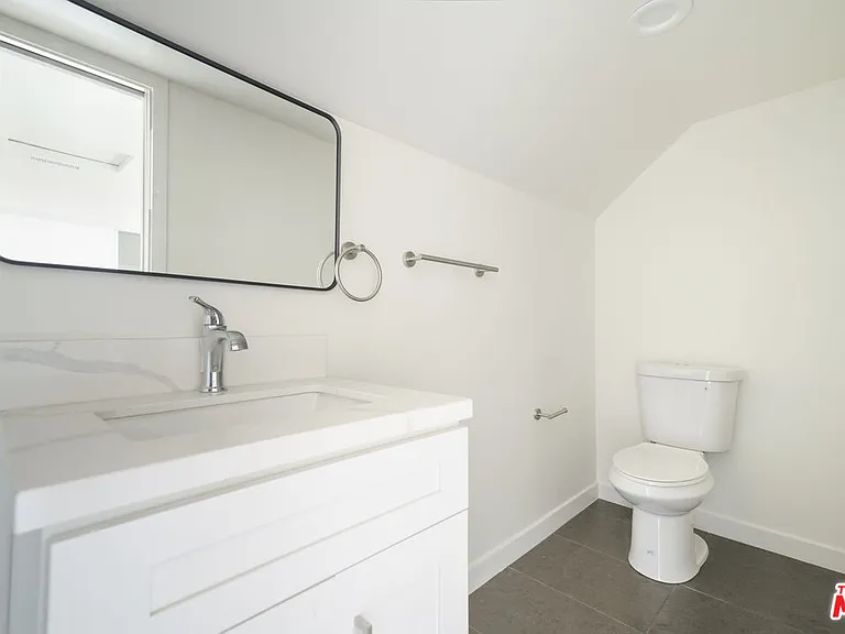 2896 1/4 W 14th St #1/4 — Photo 17