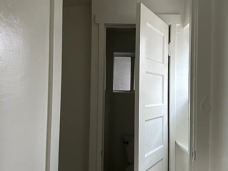 3918 Velma Ave #6 — Photo 7