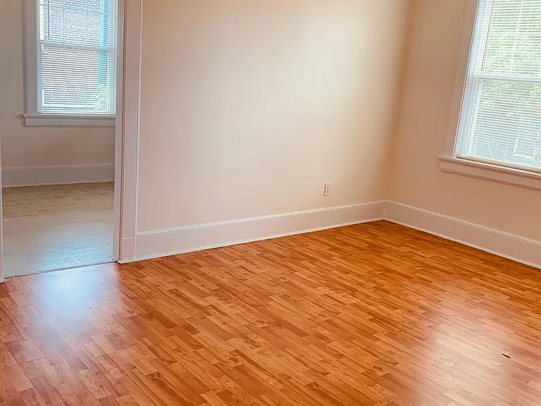 1424 W 10th St — Photo 21
