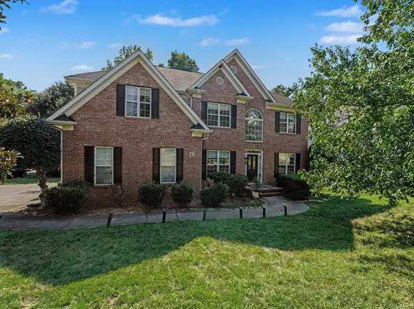 11526 Sir Francis Drake Dr, Charlotte, NC 28277