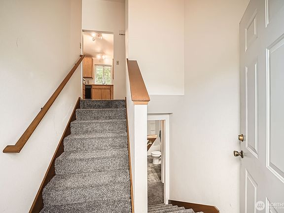5th image of 15520 Fair Oaks Drive S
