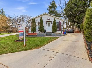 7418 Tarfside Ln, Gaithersburg, MD