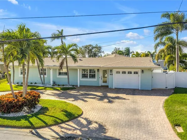 4880 Dover St NE, Saint Petersburg, FL 33703