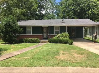 107 College St, Batesville, MS 38606