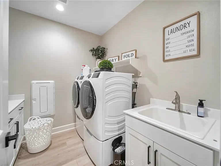 58260 Aragon Way — Photo 35