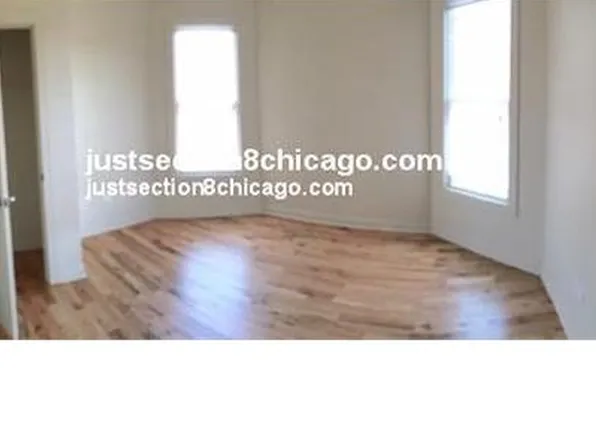 4950 W Walton St, Chicago, IL 60651