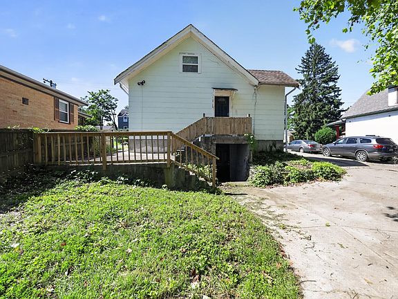 3rd image of 3718 Standish Ave
