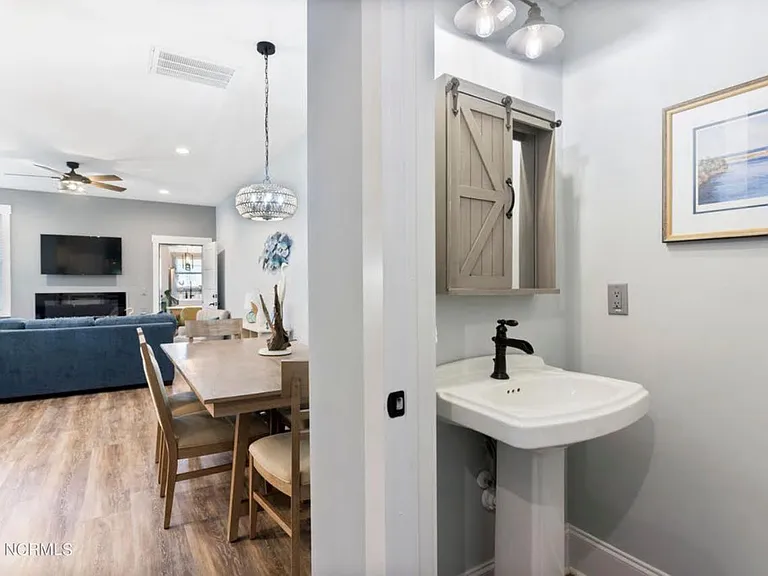 529 Spencer Farlow Dr #B — Photo 7