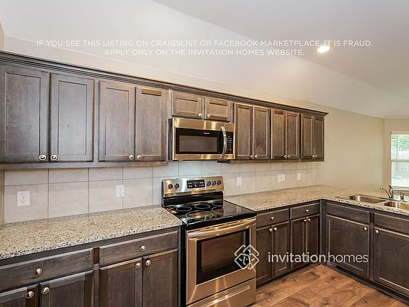 5th image of 1532 Woodlake Dr