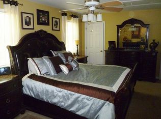 34 Manchester St, Manchester, PA 17345