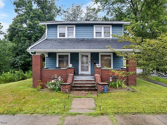 2nd image of 304 E Lisbon St