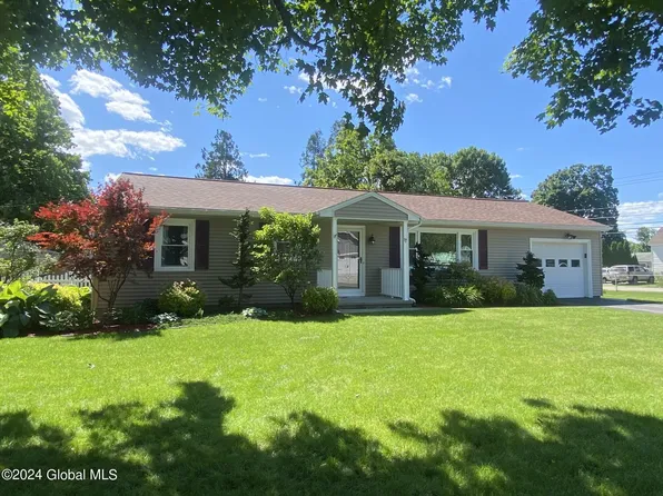 17 Spruce Street, Hudson Falls, NY 12839