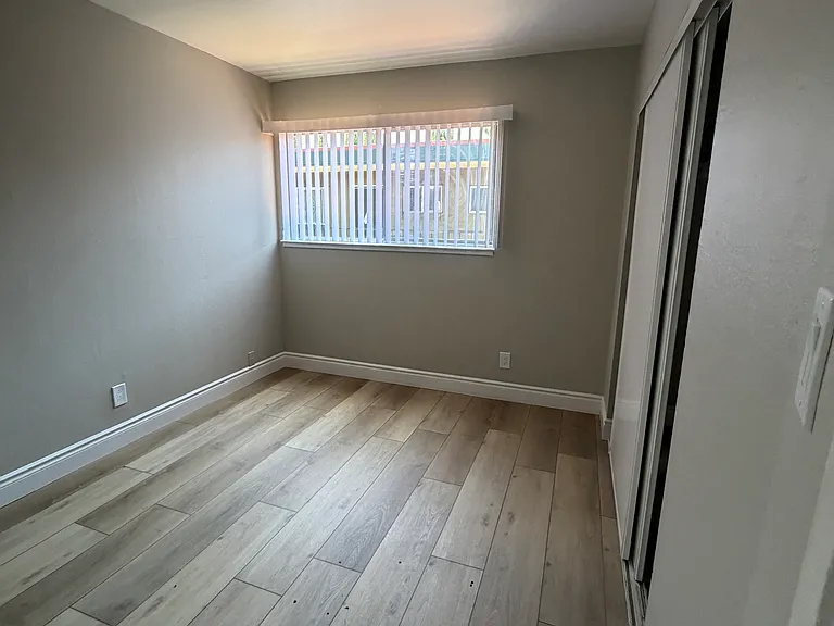 2124 90th Ave #3 — Photo 15
