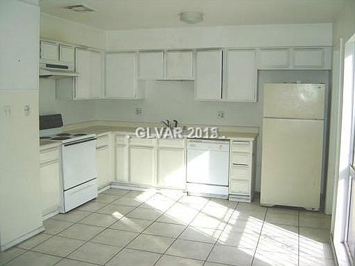 3rd image of 600 Willow Green Dr #301