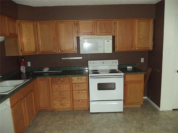 3rd image of 206 W Cherry St