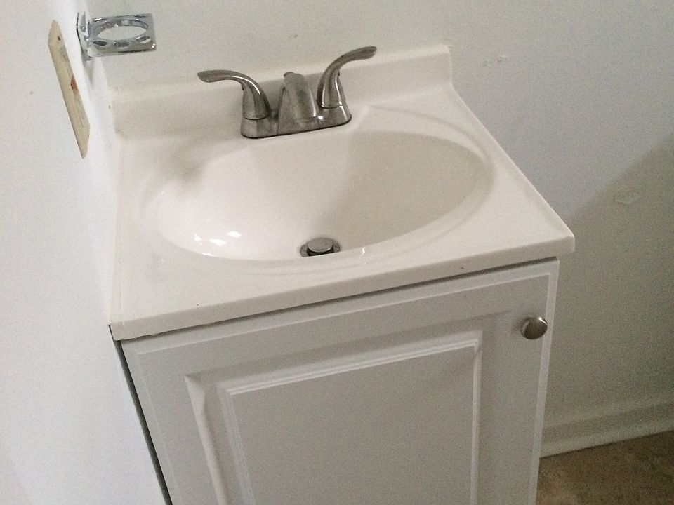2nd image of 39 Oak Ave