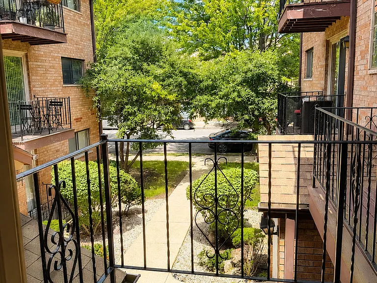 5819 W Higgins Ave #2D — Photo 12