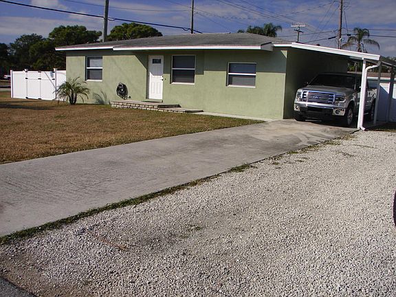3rd image of 19170 SE Robert Dr