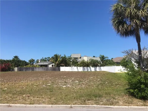 7th Ave N, Tierra Verde, FL 33715