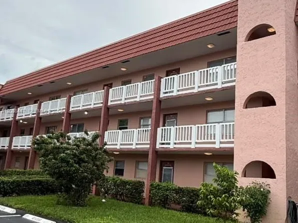 9641 Sunrise Lakes Blvd APT 305, Sunrise, FL 33322