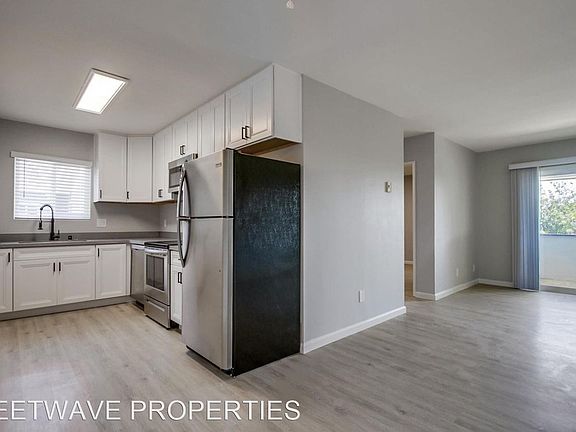 5th image of 1650 Emerald St #8