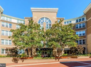 12000 Market St APT 132, Reston, VA 20190